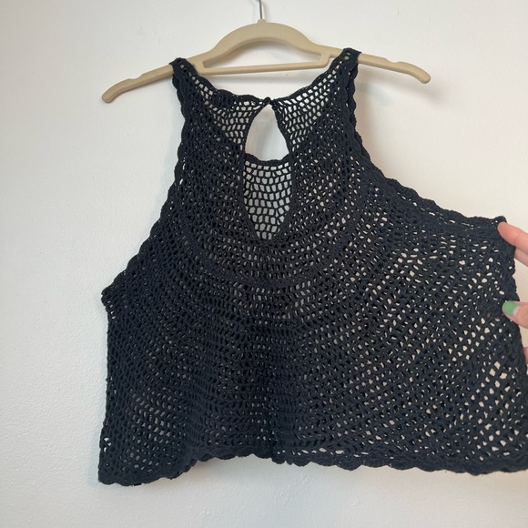 Volcom black cropped crochet tank top with cutout detail on back | size L - Picture 4 of 7